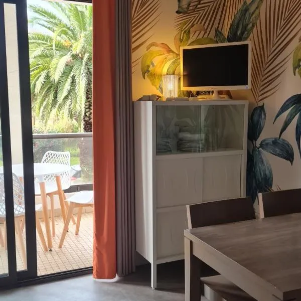 A 2 pas de la plage de Perros : 2 à 4 hôtes., hotel a Perros-Guirec