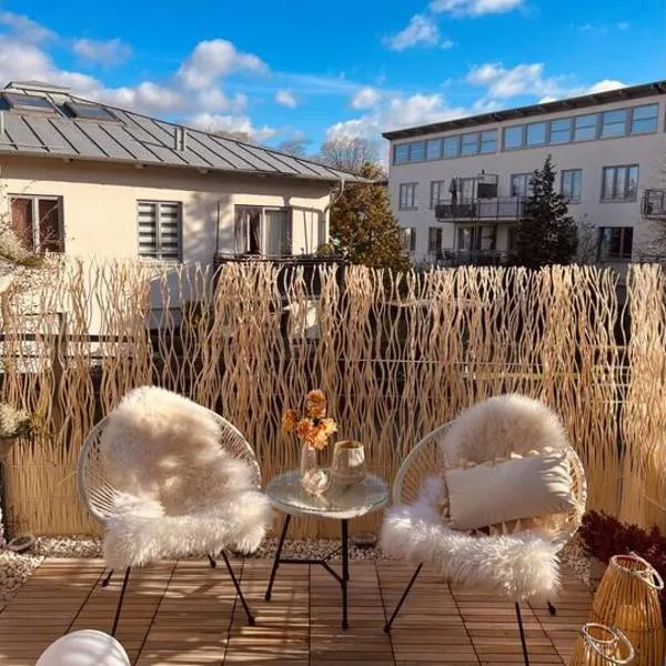 AMALFI HOME - Stylish apartment with terrace, Hotel in Schönefeld