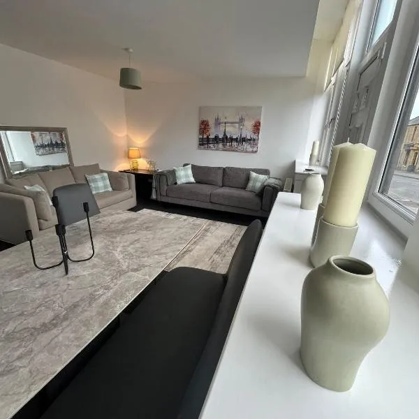 The M Rooms at 144, hotel v destinaci Kirk of Shotts