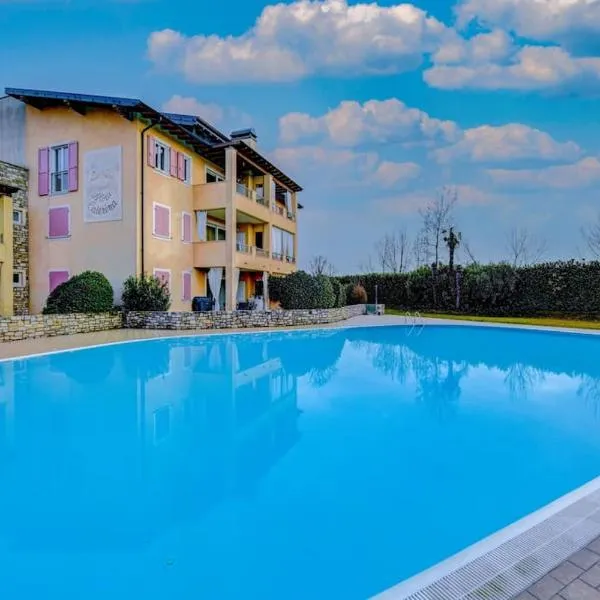 Maison Martina, hotel v destinaci Lonato