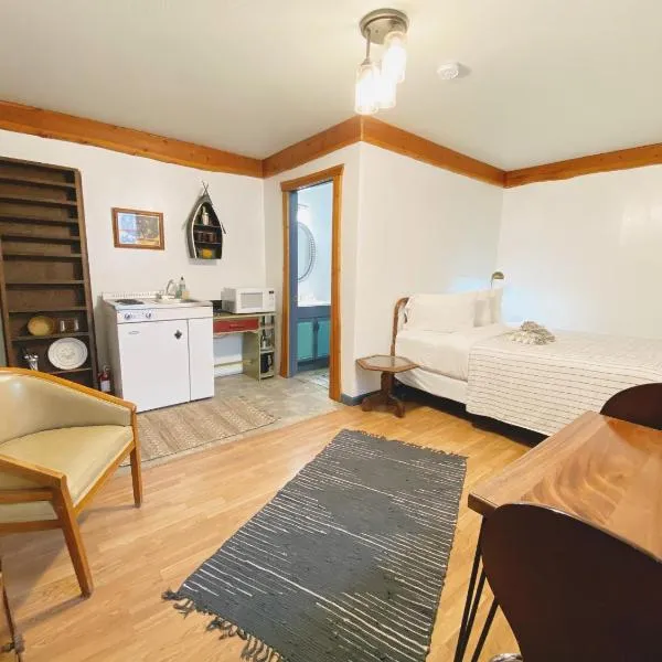 Flathead Lake Resort, khách sạn ở Bigfork