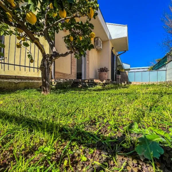 Villa Limone Vasto - Giardino Privato & Accesso Indipendente -, hotel v destinaci Vasto