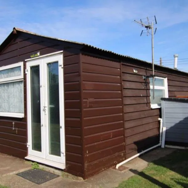 Beautiful Chalet on Sheppy Village holiday park, hotel en Leysdown-on-Sea