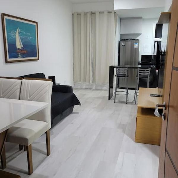 Flat recém-reformado e bem localizado - Foto 3