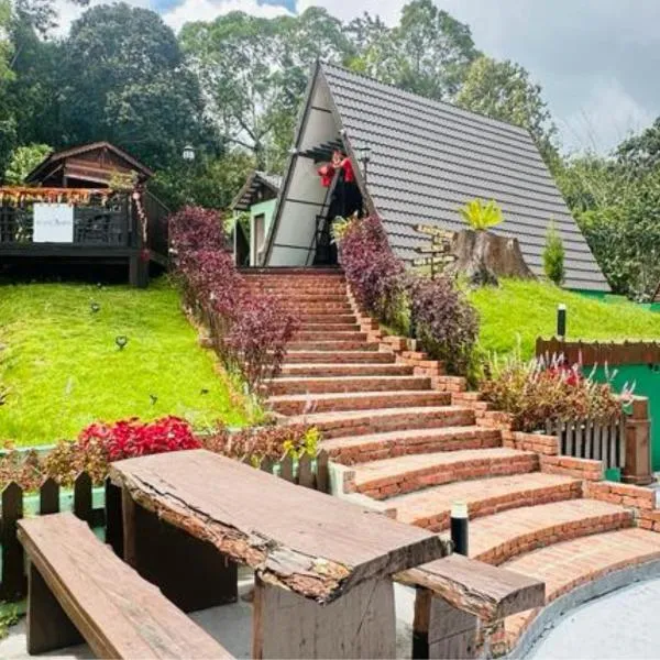 Rustcamps Glamping Resort, hotel v destinaci Genting Highlands