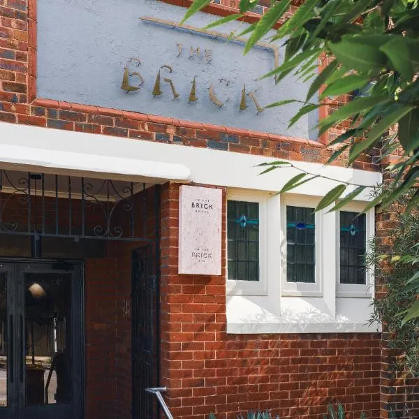 In The Brick Spa And Hotel, hotel in Melbourne