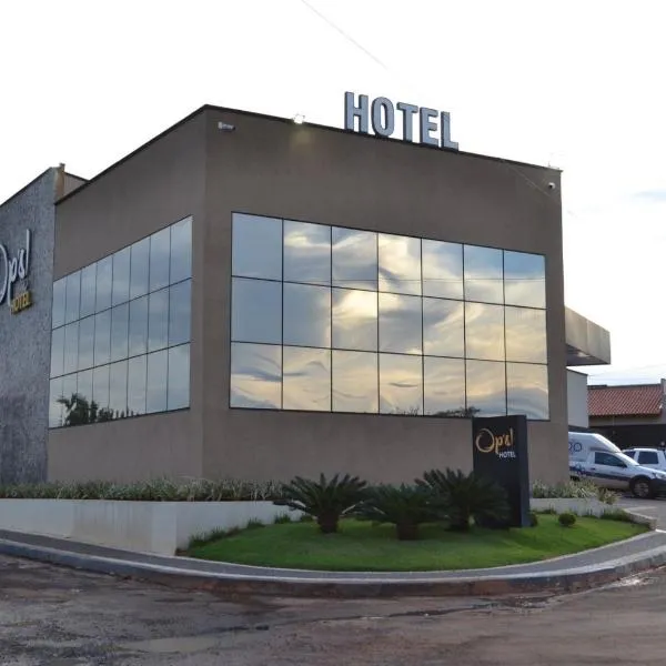 OP'S HOTEL, hotel in Serranópolis