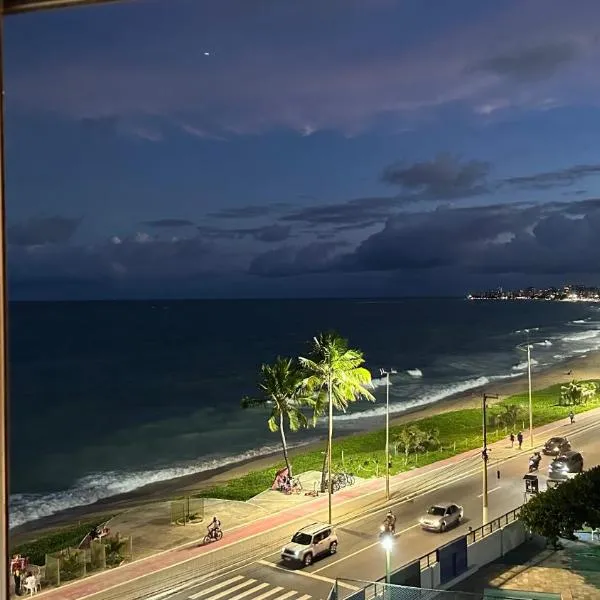 Flat em Hotel de Luxo beira mar da grife Ritz suítes com vista ampla para todo o mar da cruz das almas, jatiúca e ponta verde, com toda estrutura de um hotel lindo e arrojado, academia, piscina e muito mais, venha viver essa experiência incrível!, hotel v destinaci Maceió