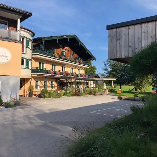 Gasthof Wiesenhof, hotel v destinaci Strobl