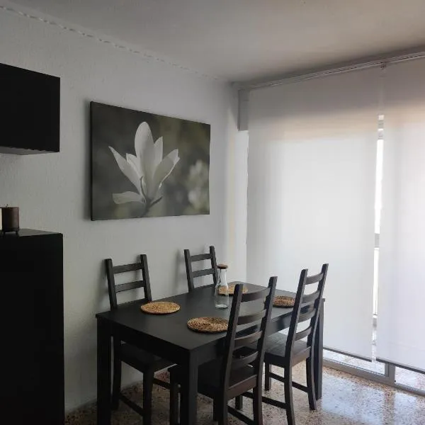 Alojamiento El palmeral, hotel v destinácii Santa Pola