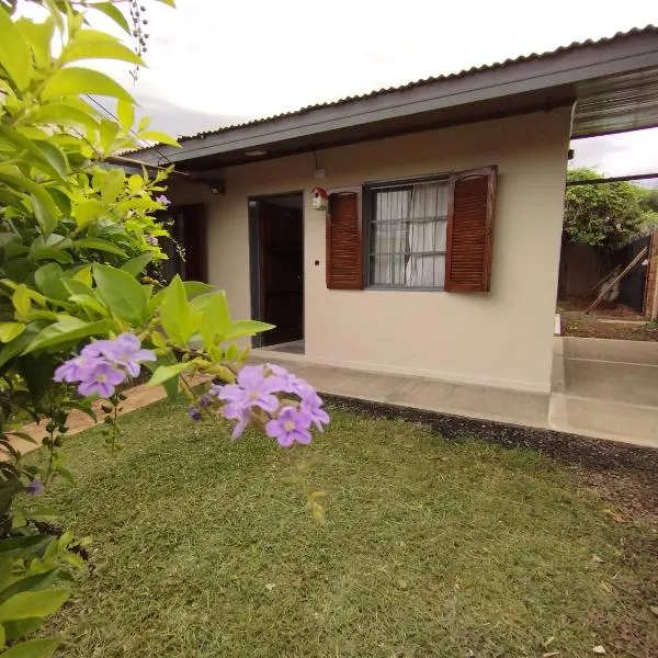 Casa para 5 Personas con garaje - Jilguero, hotel in Posadas