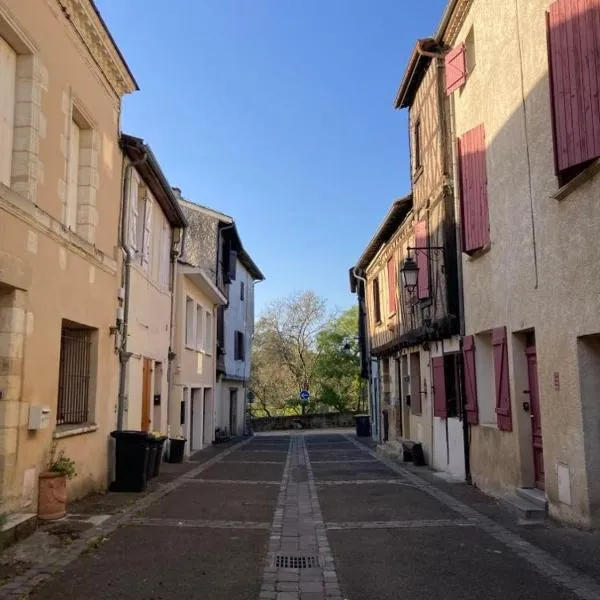 Superbe T3 dans le quartier historique de Marmande，馬爾芒德的飯店