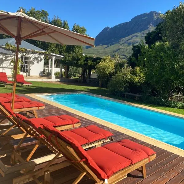 Banhoek Corner Guesthouse، فندق في Groot Drakenstein