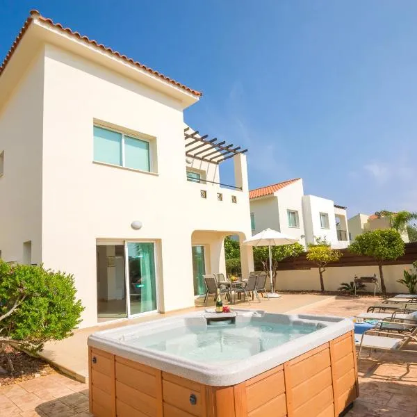 Kiki Villa-3 bedroom villa with Jacuzzi, hotel en Protaras