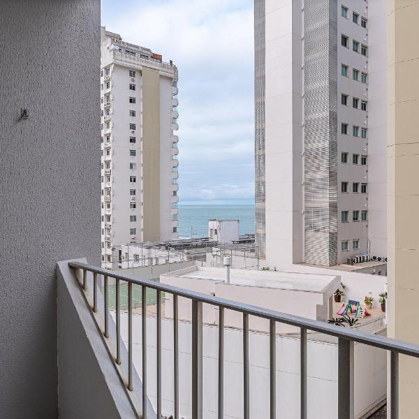 Apto vista mar a 130m da praia em BC ERG605