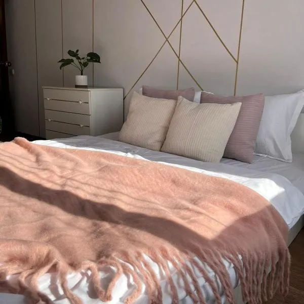 Уютная двушка в центре, hotel v destinaci Temirtaū