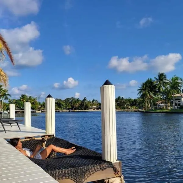 VILLA ST-BARTH Waterfront w htd pool by VIAC, hotel v destinaci Fort Lauderdale