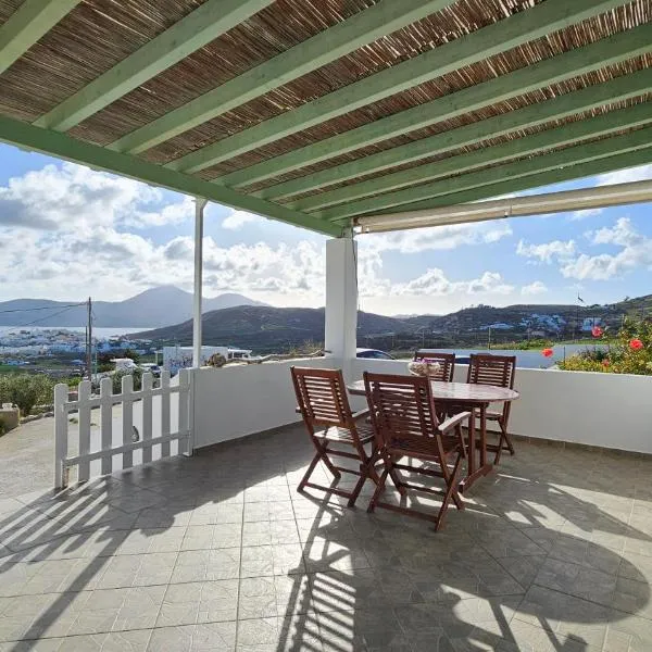 Tony's House with sea view, hotel v destinaci Adamas