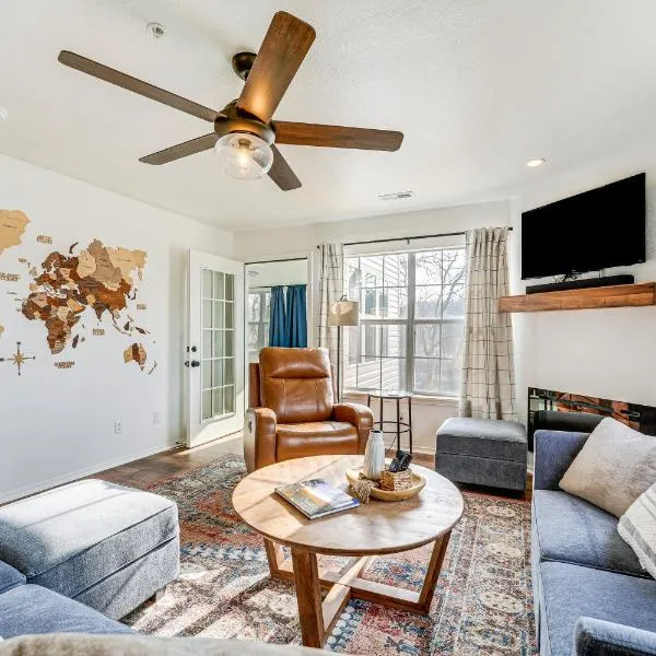 Sunroom, Fireplace Lakefront Branson Condo, hotelli kohteessa Branson