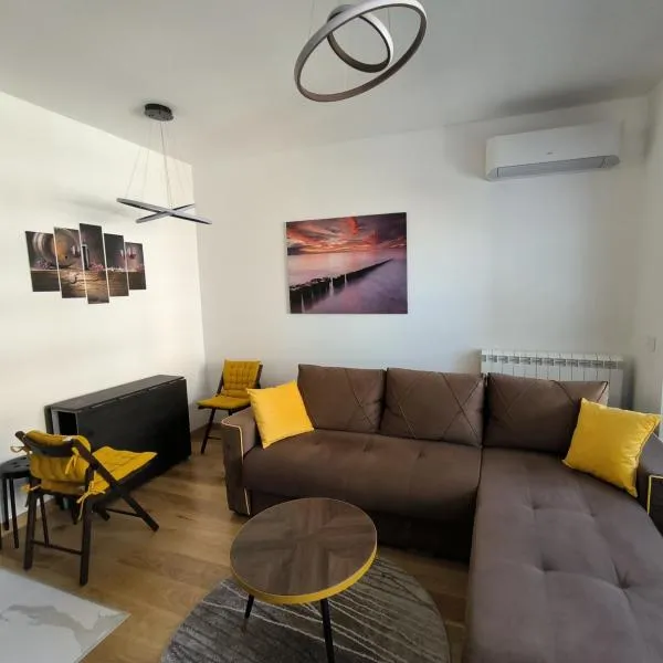 Viva apartment in condominium, hotel em Voždivac