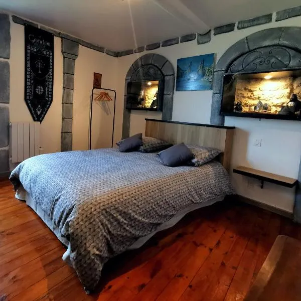 Suite privative Le seigneur des anneaux Gondor, hotel v destinaci Vertaizon