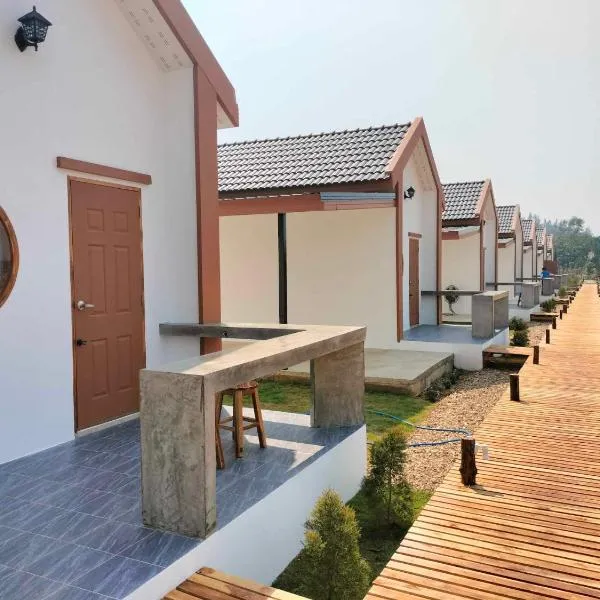 กุหลาบแก้ว รีสอร์ท, hotel in Ban Mae Lai