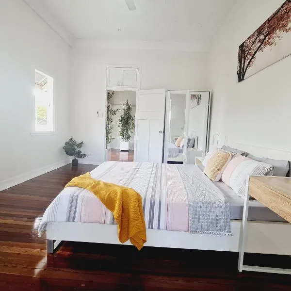 Exclusive location - 3-bedroom Unit in Maryborough CBD, 10ppl, hotel di Maryborough