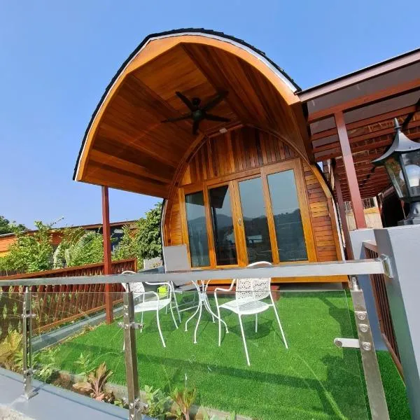 Seaview Eagles Nest Cabins, hotel v destinaci Rawai pláž