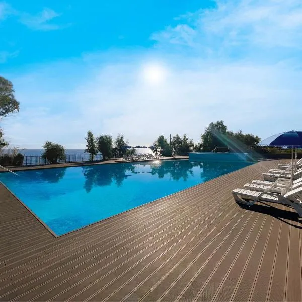 Il Pampaleone Glamping and Resort, hotel v destinaci Acireale