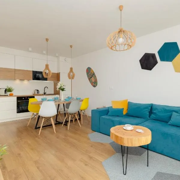Marynarska Modern Apartment with Parking by Noclegi Renters, hotel in Sarbinowo