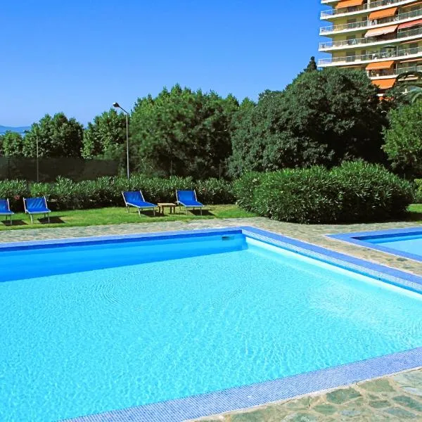 Sun Beach: Bastelicaccia şehrinde bir otel