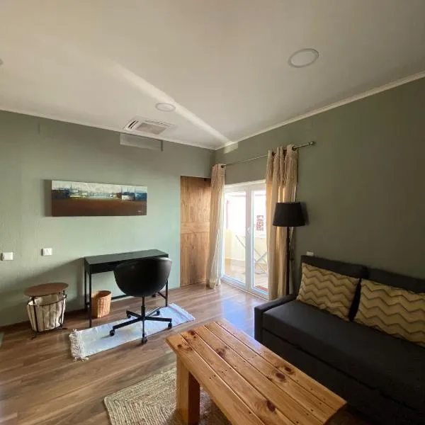 Tree House III, hotel in Setúbal