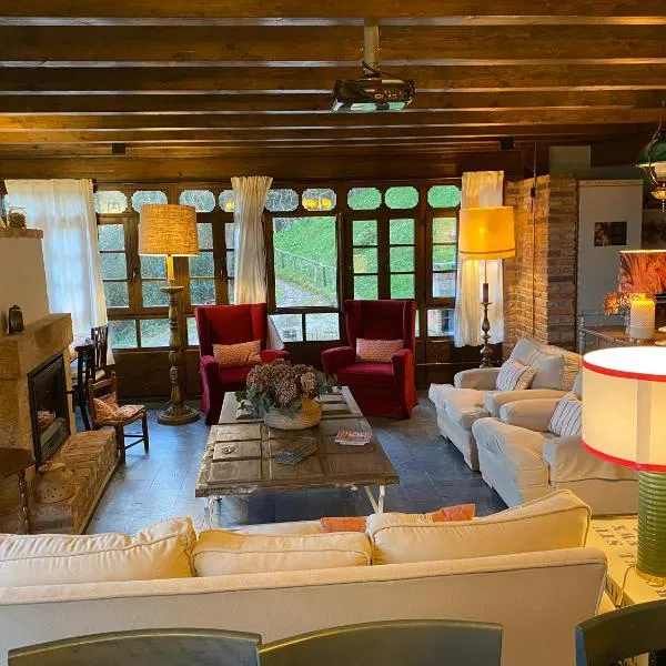 LA QUINTA DE PUELLES, hotel v destinaci Ambás