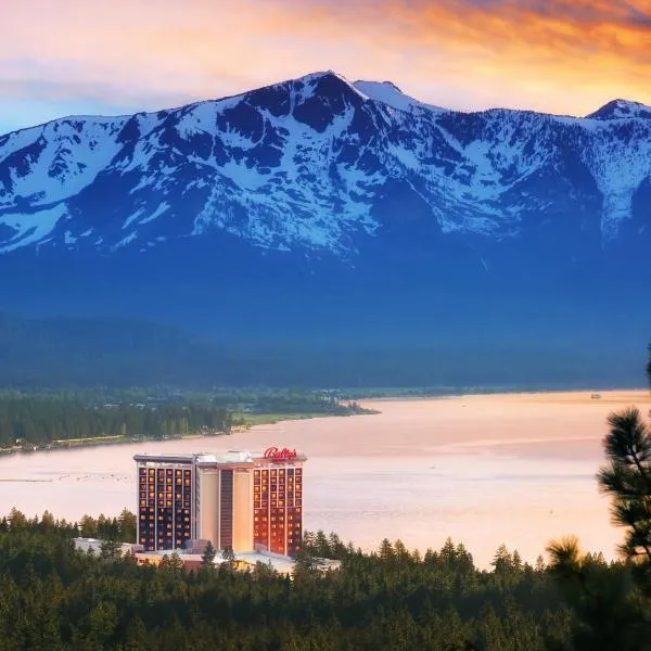 Bally's Lake Tahoe Casino Resort, מלון בסטייטליין