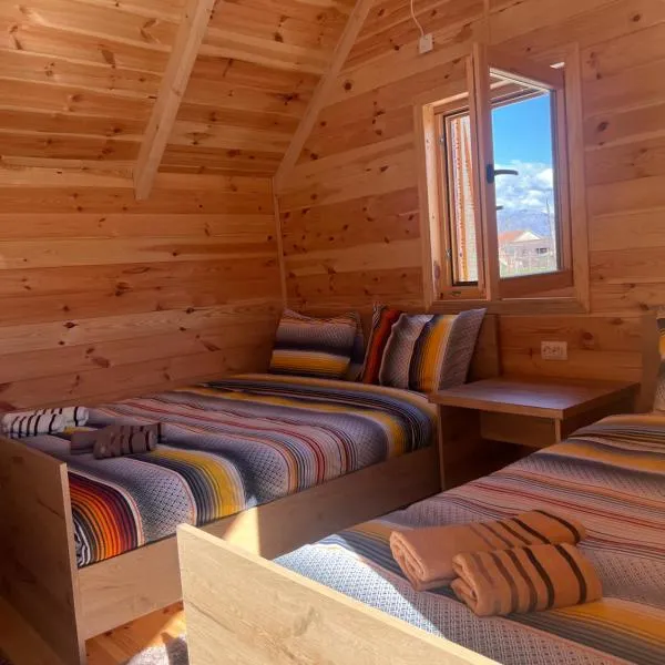 Cozy bungallows, hotel in Podgorica