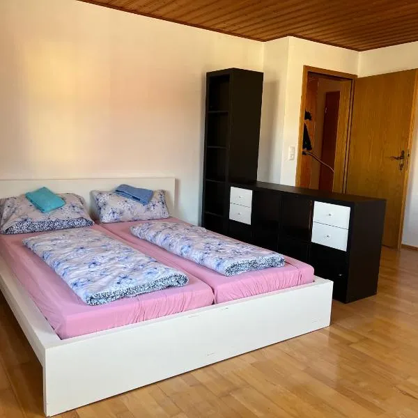 Ferienplatzl 90m2, hotelli kohteessa Weilheim in Oberbayern