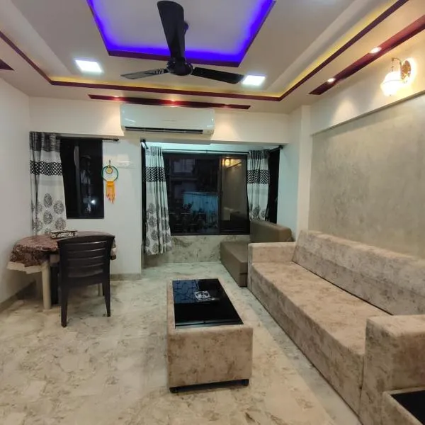 Cozy Furnished Apartment One Block From The Ocean, hotel v Bombaji