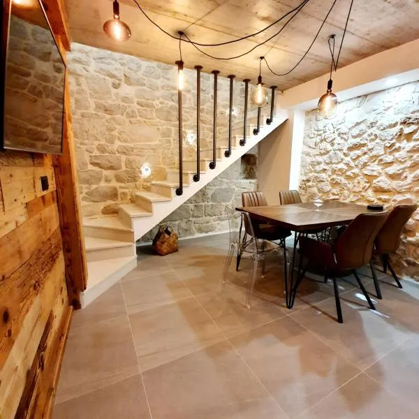 Sani Holiday House, hotel sa Ražanac