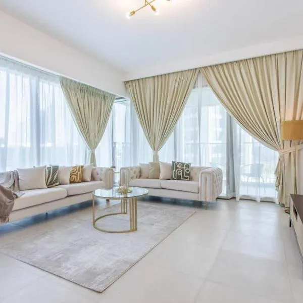 3br Facing Dubai Mall 5 Min Walk To Burj Khalifa, hotel in Dubai
