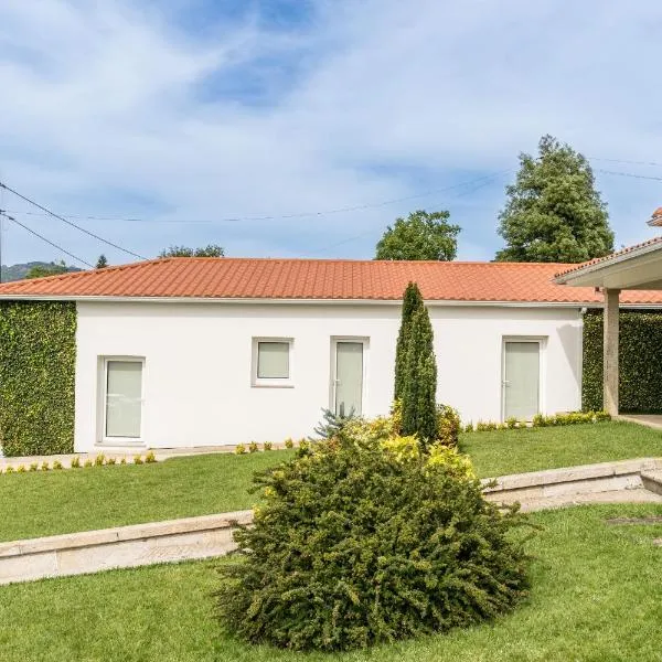 Casa da Hera by House and People, hotel v destinaci Ponte de Lima