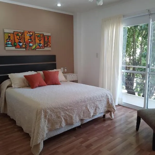 Aparts Lio Nell, khách sạn ở Colón