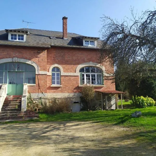 Le gite du lavoir, hotel v destinaci Suzy