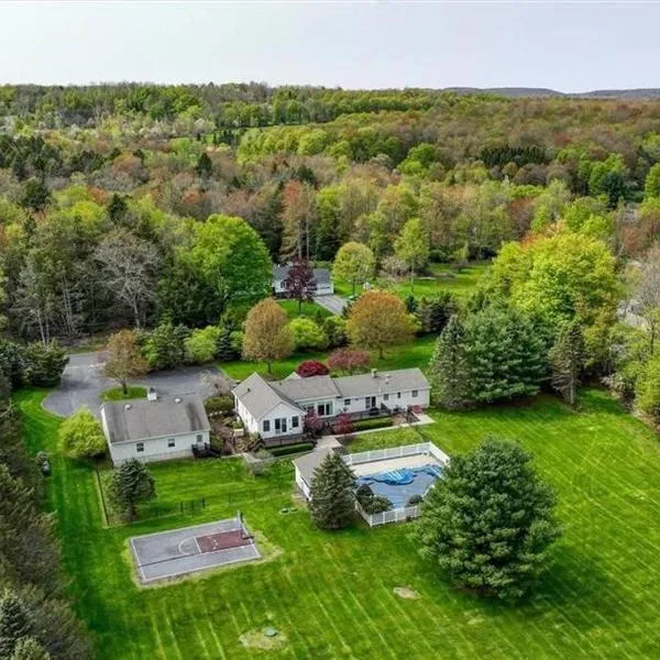 Escape to the Catskills, hotel in Liberty