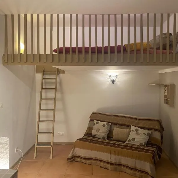 Charmant Studio, hotel v destinaci Vinassan
