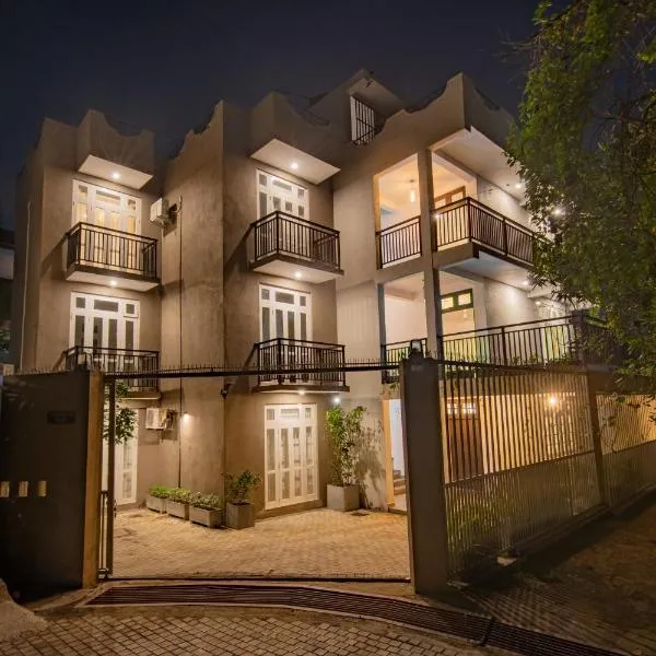 Glowing Crescent Holiday Apartments, Hotel in Rajagiriya