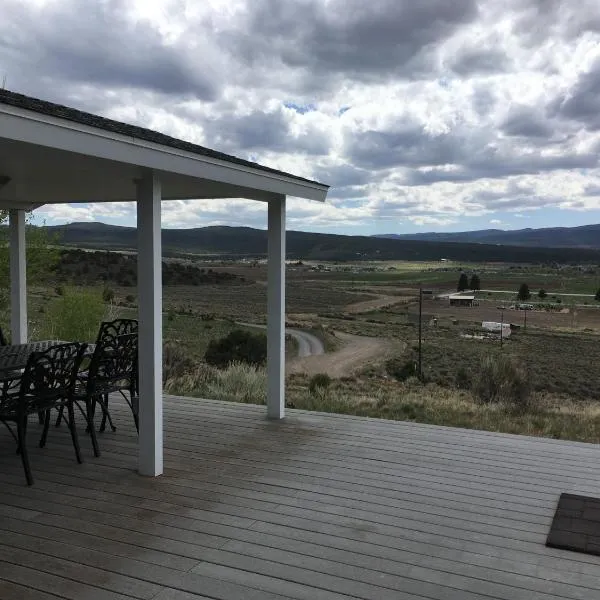 Hilltop Heaven - 5 Star Comfort and Views, hotel in Panguitch