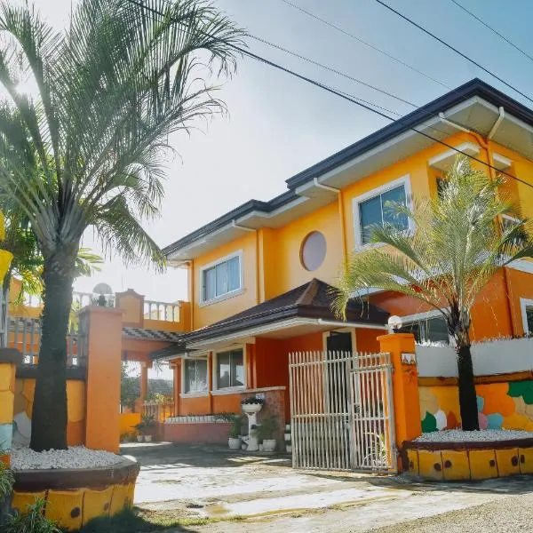 Simala Beach House Beachfront 4BR Retreat by the Sea, hotel v destinaci Sibonga