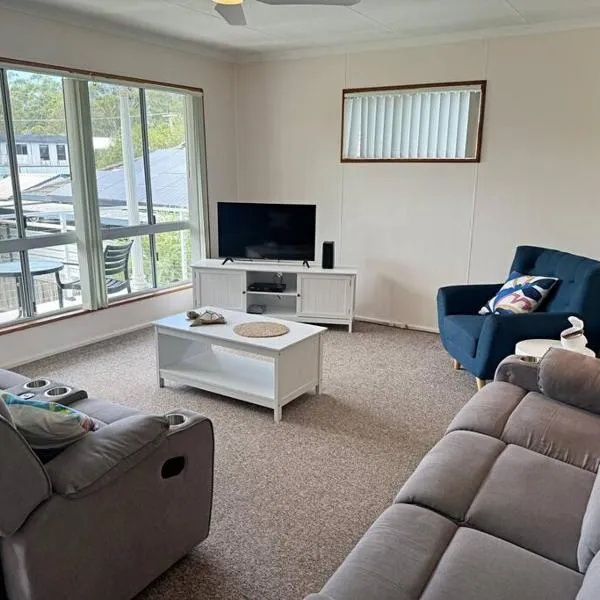 Holiday Haven @ North Haven - club, river, beach, hotel in North Haven