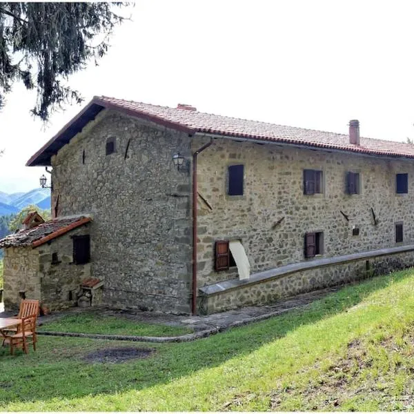 Casale La Fabbrica، فندق في San Romano in Garfagnana