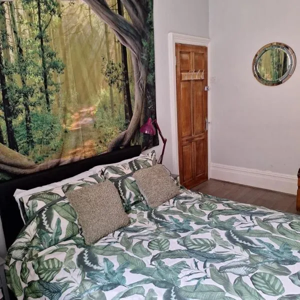 Todmorden Bed & Breakfast - The Toothless Mog, hotel v destinaci Walsden